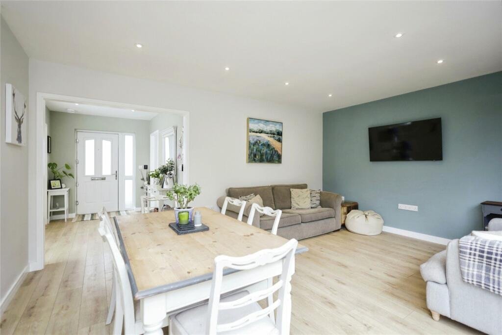 Robins Nest, Broad Oak: open plan living and dining space, by Bramall Homes